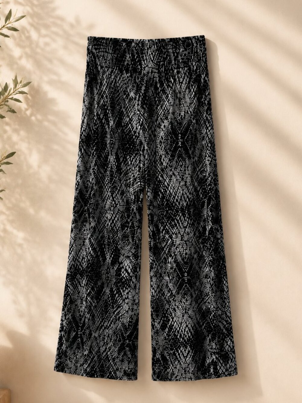 Faded Glory Black/White Tribal Design Stretch Palazzo Pants - XL